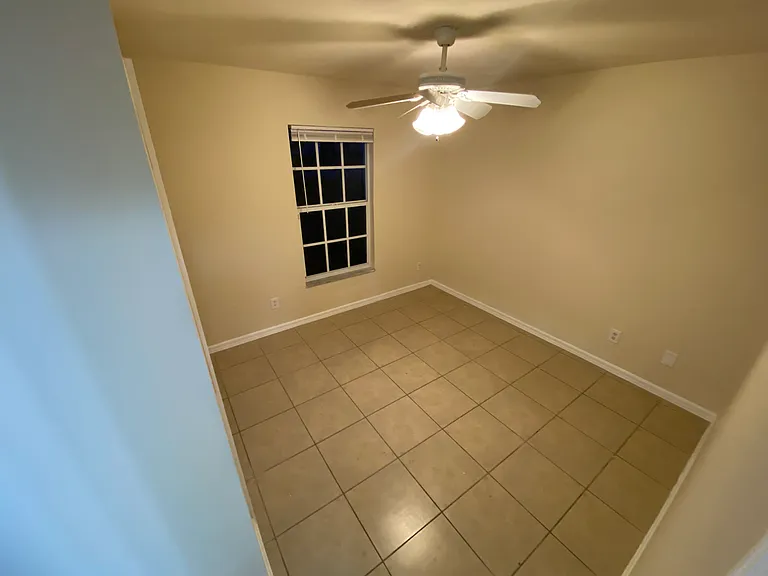 129 Zenith Cir — Photo 3