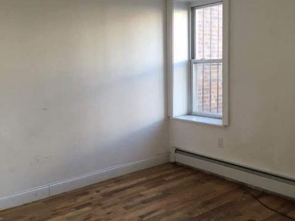 3rd image of 294 Sumpter St Ste 1