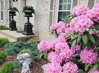 10406 Dunn Meadow Rd, Vienna, VA 22182