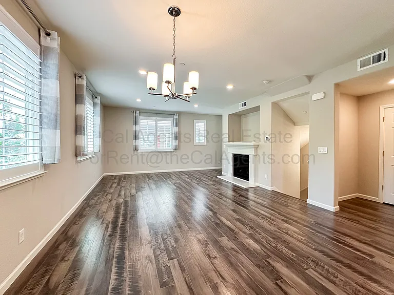 3331 Rosenblatt St — Photo 5