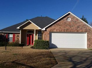 9820 Kings Pointe Dr, Shreveport, LA 71115