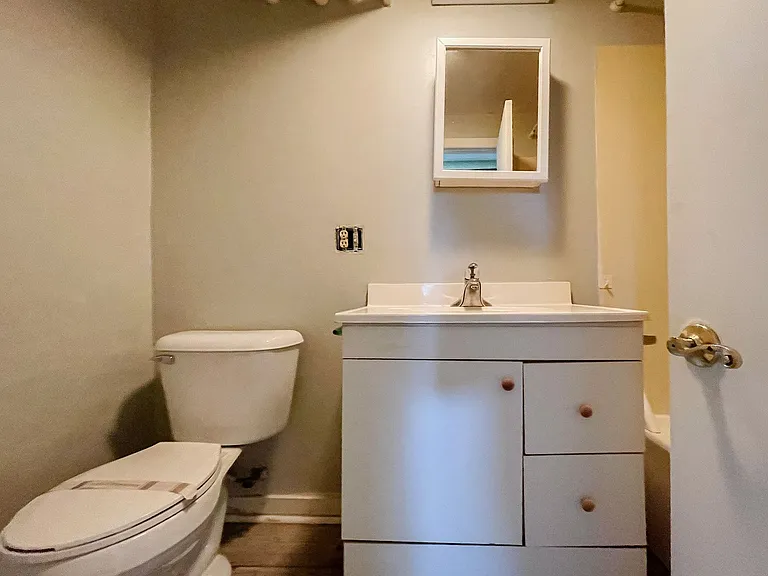 1925 E 5th St #7 — Photo 9