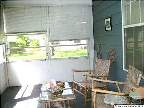 4th image of 24 Carnation Dr #1000