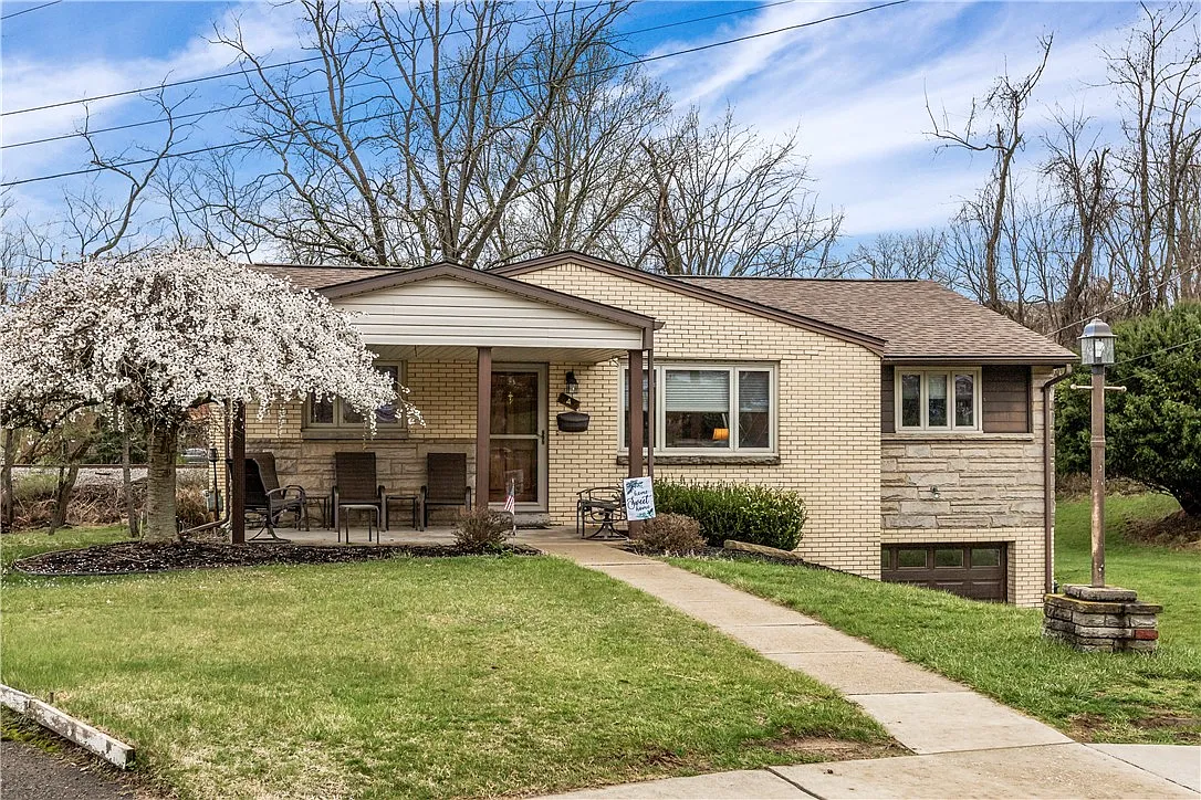 4 Harter Cir photo 1