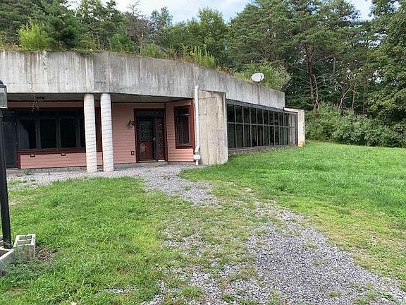 2nd image of 12002 Jackson River Rd