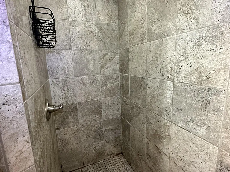 8500 Tiffany Dr — Photo 12