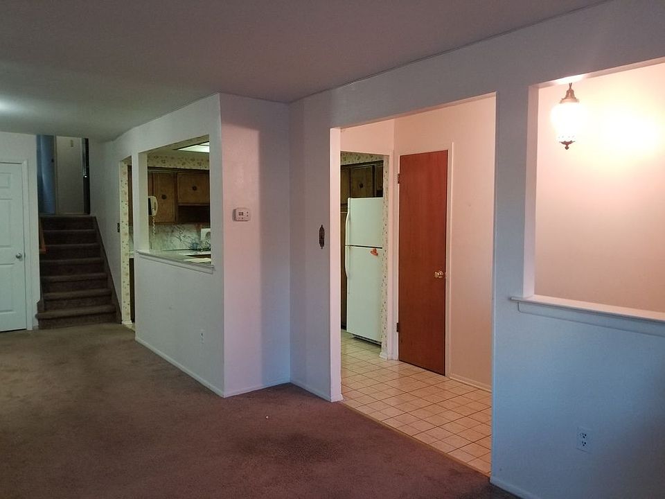 2nd image of 746 E 83rd St #1