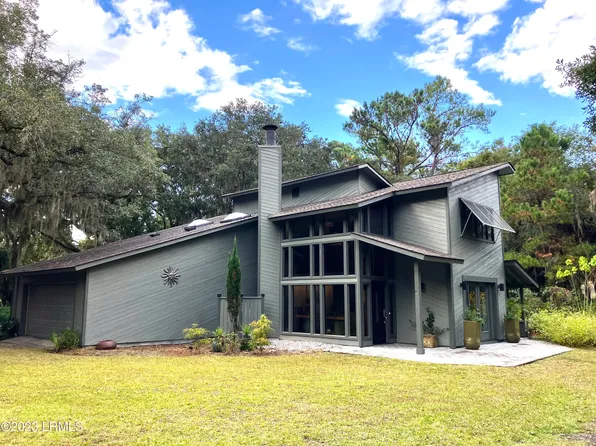 35 Harbor River Dr, Saint Helena Island, SC 29920