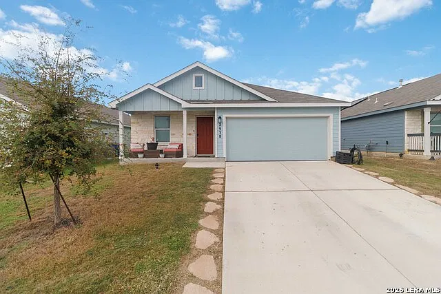 3 bed, 2.0 bath, 1216 sqft, $1,600 — Photo 1