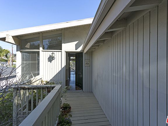 2nd image of 2900 Laurel Ave