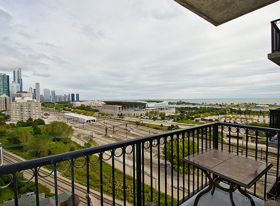 2nd image of 1717 S Prairie Ave APT 1604