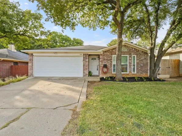 1116 Stone Creek Dr, Mansfield, TX 76063