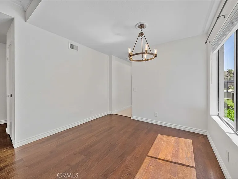 632 Springbrook N #7 — Photo 4
