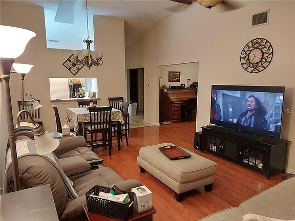 4th image of 3201 Charter Club Dr APT A