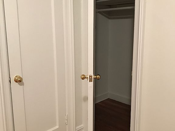 5th image of 537 Ovington Ave #17