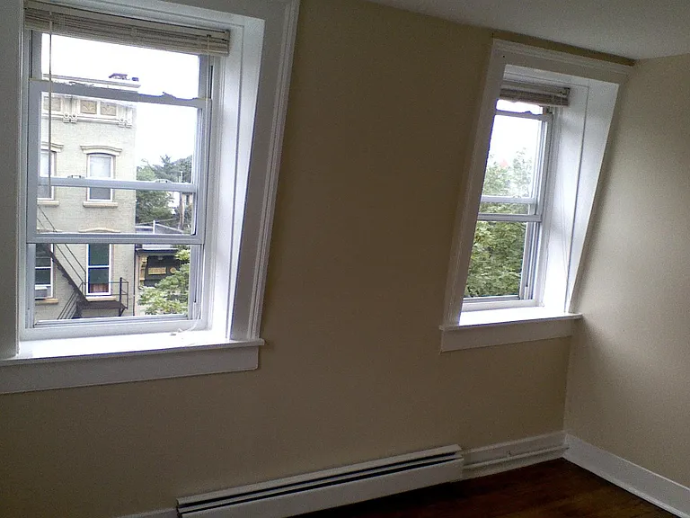 390 Madison Ave #4 — Photo 9