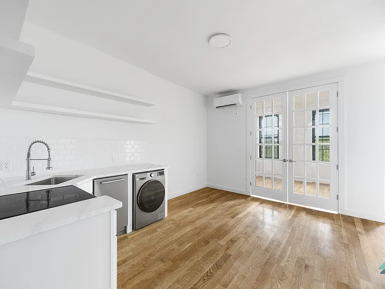 441 Wilson Ave #4D1 — Photo 7
