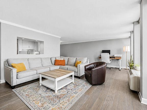5th image of 111 E Chestnut St APT 47F