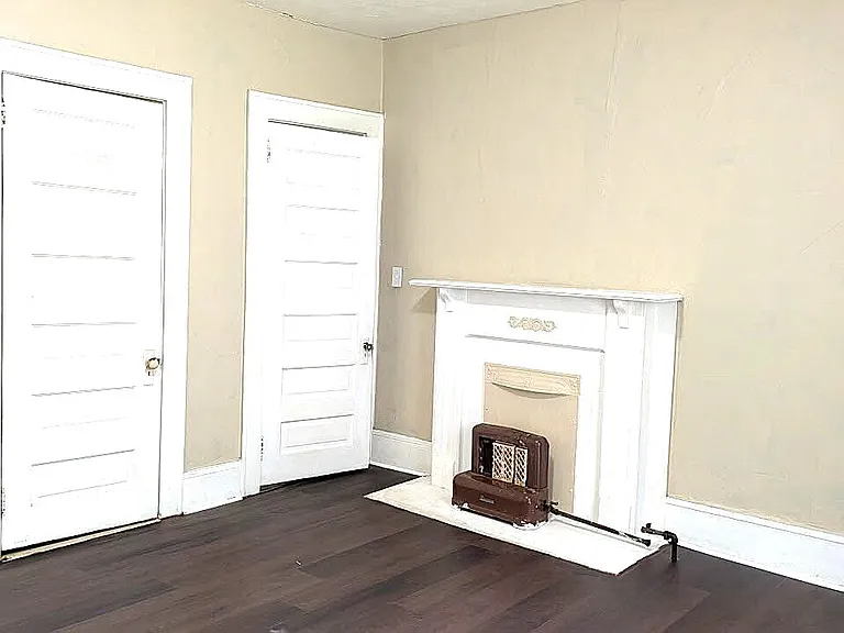 672 Bowden St — Photo 7