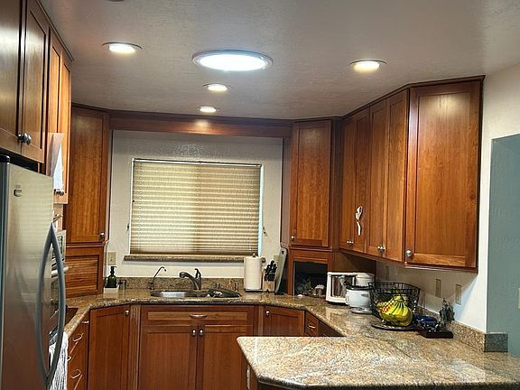 5th image of 5573 Starcrest Dr