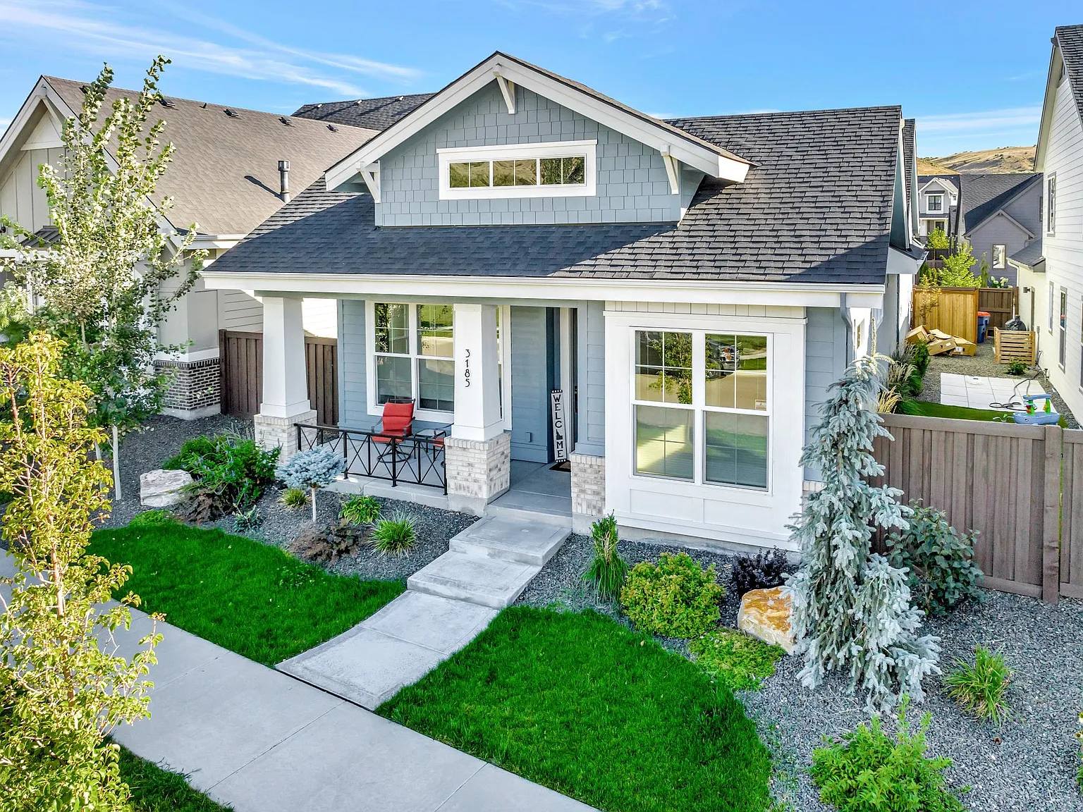 3 bed, 2.5 bath, 2090 sqft, $3,200 — Photo 3
