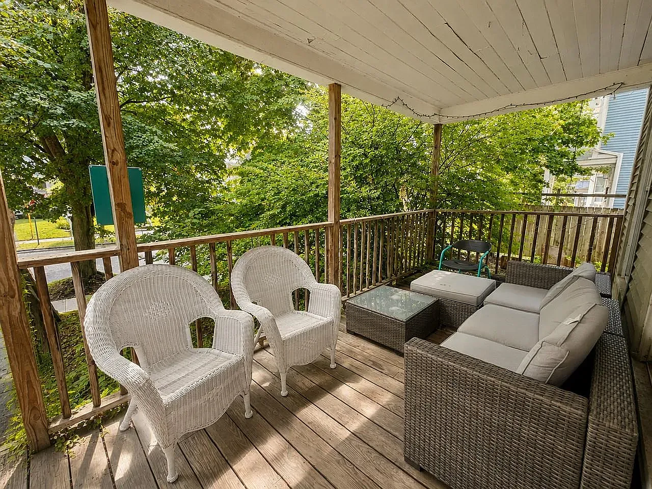 7 bed, 2382 sqft, $7,700 — Photo 2
