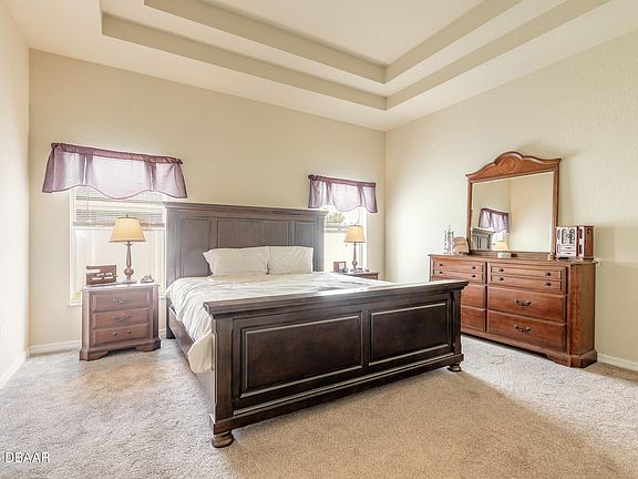 5th image of 8 Lamoyne Ln