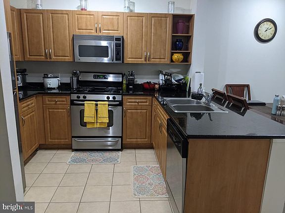 5th image of 12929 Centre Park Cir APT 212