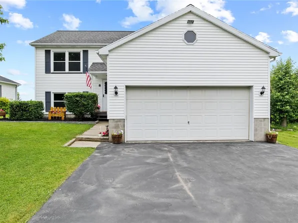 8 Meadow Dr, Livonia, NY 14487