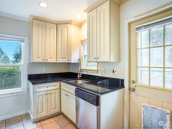 5th image of 19221 15th Avenue NE