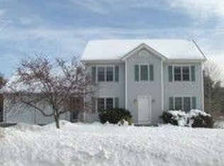 10 Hawthorn Cir, Essex Jct, VT 05452