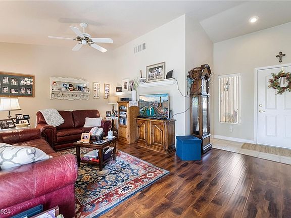 4th image of 2517 Dark Peak Dr #0