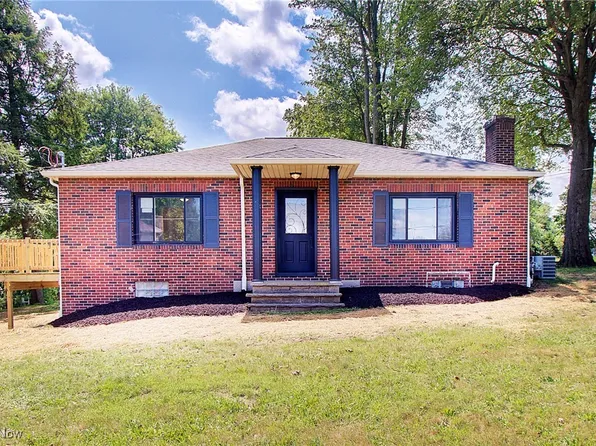 540 E Maple St, Hartville, OH 44632