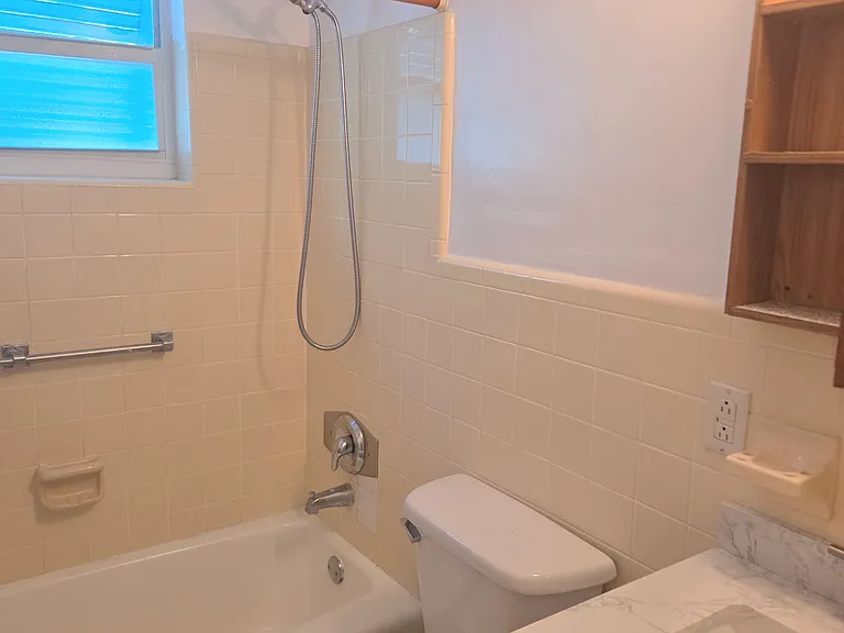 87 Monroe Dr #4 — Photo 6