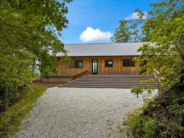 109 Pin Tail Pl, Whittier, NC 28789