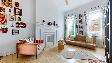Rented by Bizzarro Agency