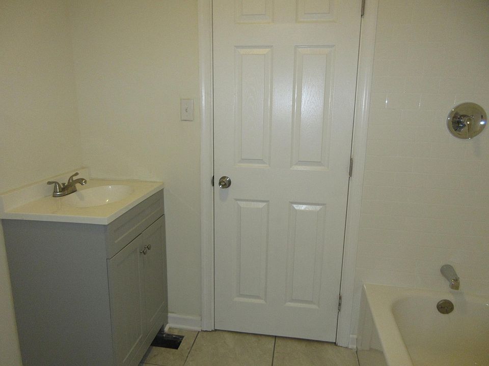 1st image of 3304 N 13th St #1