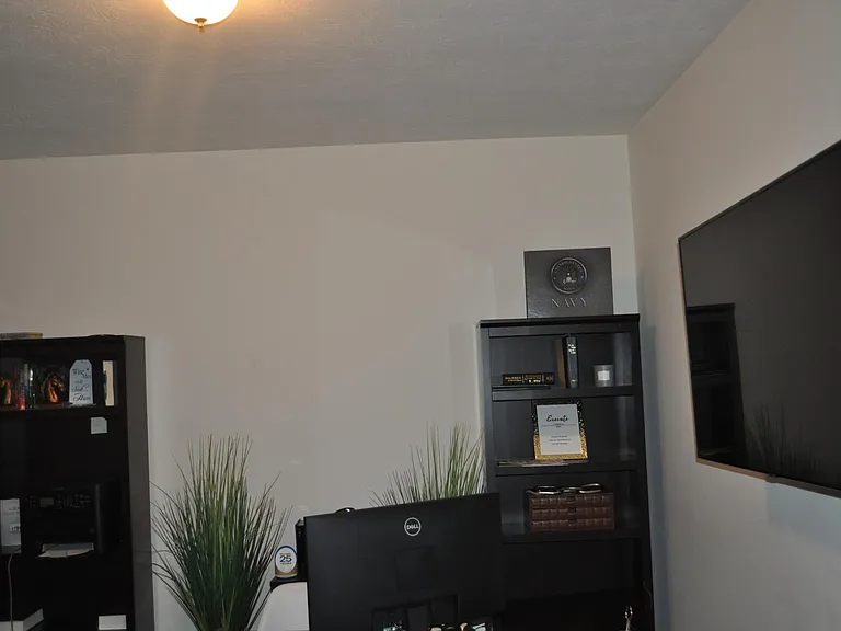 802 Declaration Dr — Photo 14
