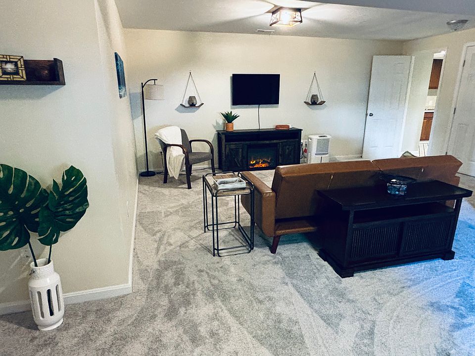 Spacious living room