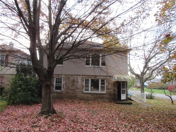 2442 E Market St, Akron, OH 44312