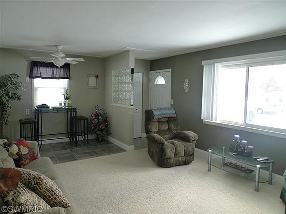 3rd image of 3754 Heron Ave SW