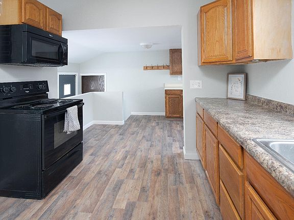4th image of 740 Whittlesey St