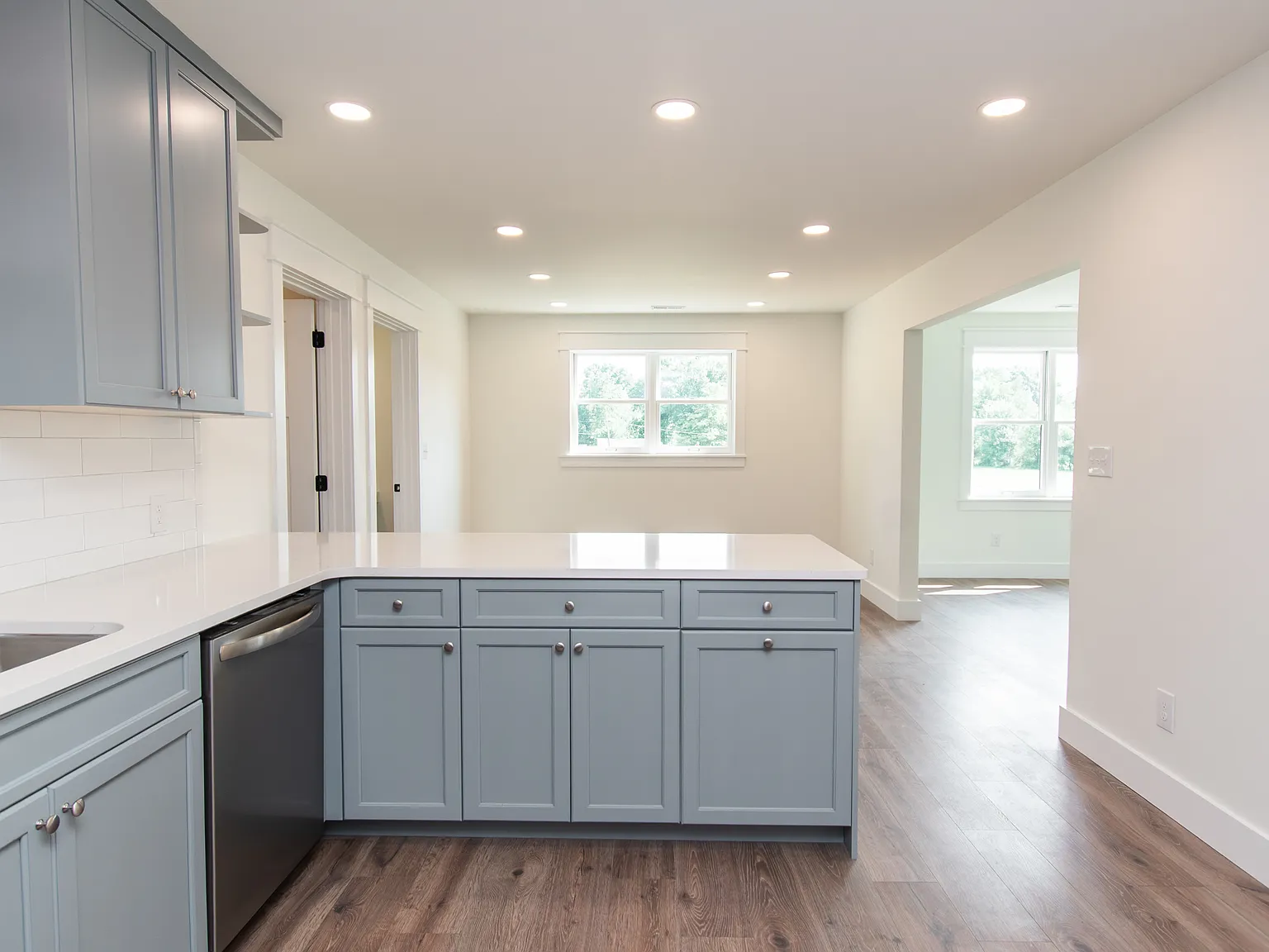 3 bed, 1657 sqft, $2,350 — Photo 4