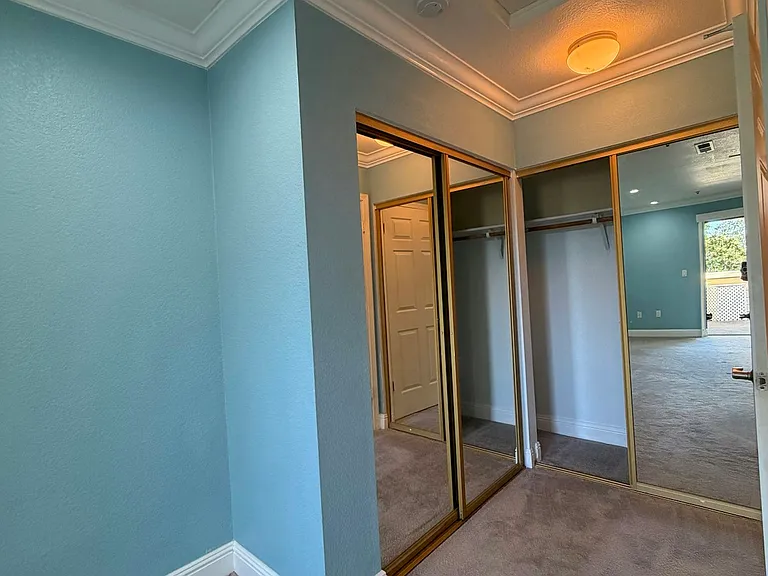 576 W Parr Ave #24 — Photo 8