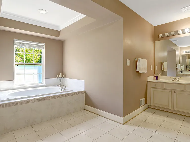 4900 Sunset Ln — Photo 43