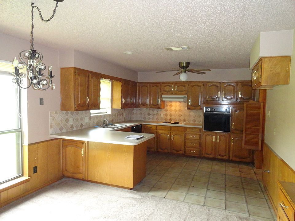 1st image of 205 Heneretta Dr