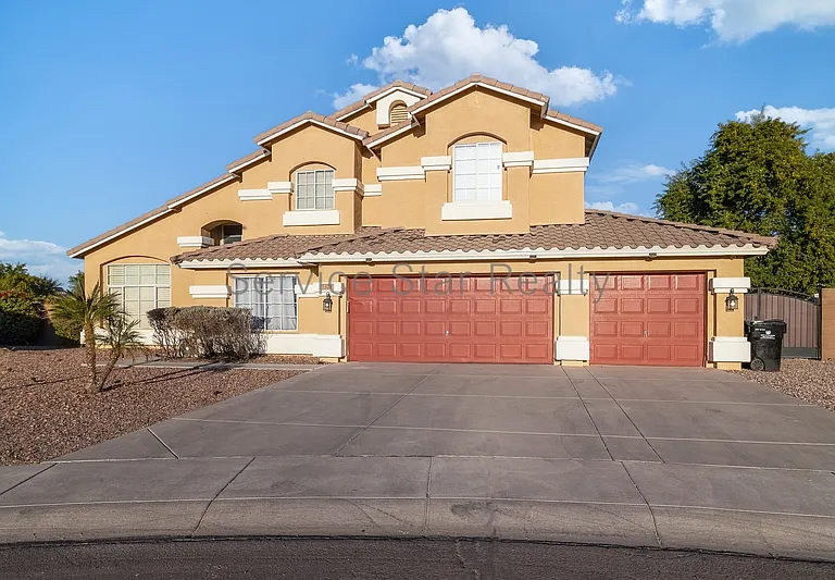 3304 W Ian Dr — Photo 2