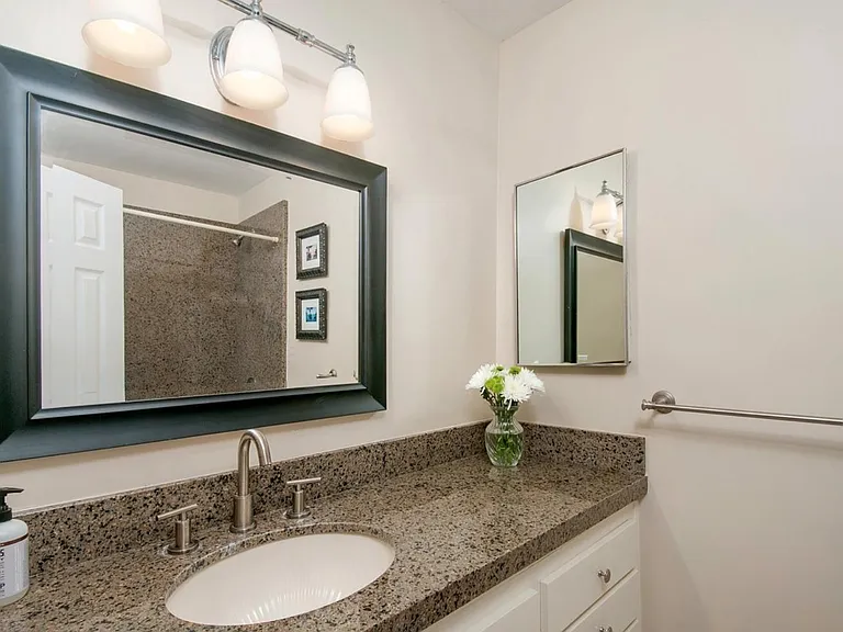 9959 Shoredale Dr — Photo 14