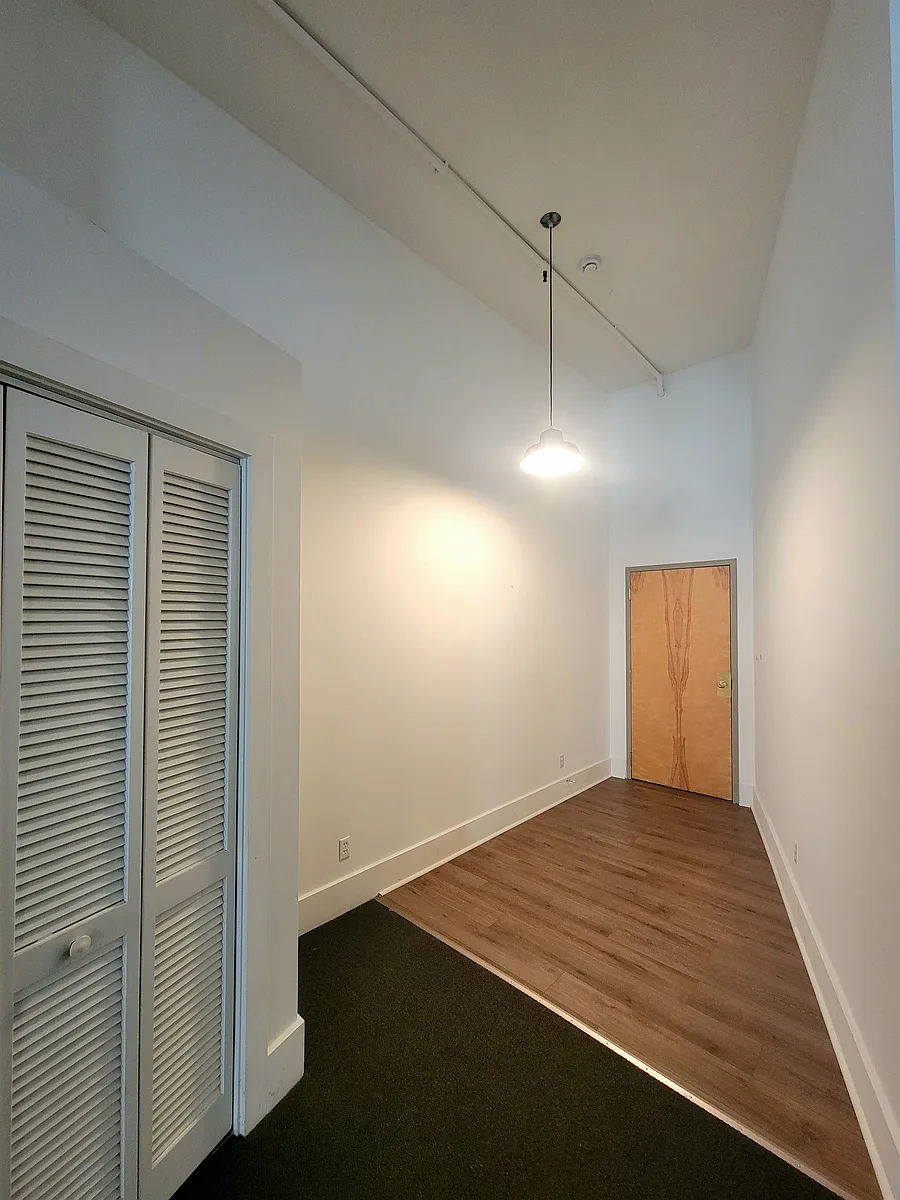 Building Photo - 122 N 3rd St #230