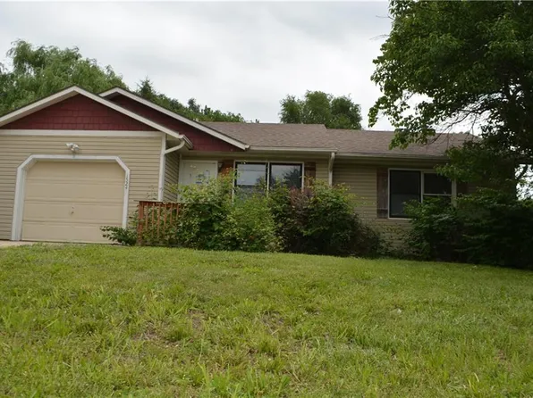 1524 Savage St, Eudora, KS 66025
